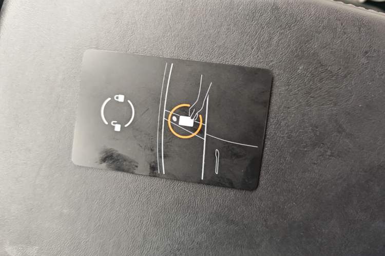 Used Tesla Model 3 2019 Long-Range All-Wheel-Drive Version Vehicle Key
