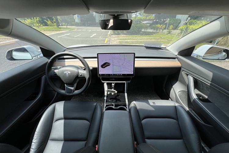 Used Tesla Model 3 2019 Standard Range Rear-Wheel Drive Upgraded Version (60 kWh) Interior 1