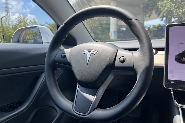 Used Tesla Model 3 2019 Standard Range Rear-Wheel Drive Upgraded Version (60 kWh) Interior 2