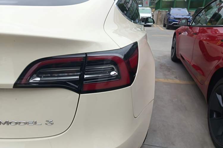 Used Tesla Model 3 2019 Standard Range Rear-Drive Upgraded Version Right Rear Taillight
