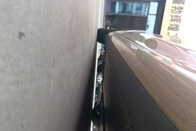 Used Tesla Model 3 2019 Standard Range Rear-Drive Upgraded Version Right Side Sill