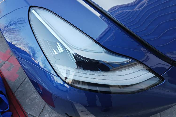 Used Tesla Model 3 2019 Standard Range Rear-Wheel Drive Upgraded Version (52 kWh) Right Front Headlight