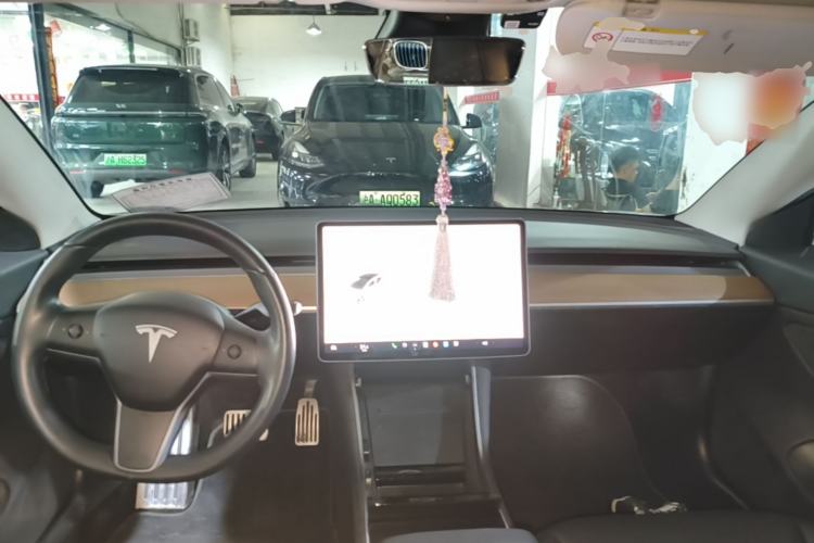 Used Tesla Model 3 2019 Long-Range All-Wheel-Drive Version Center Console