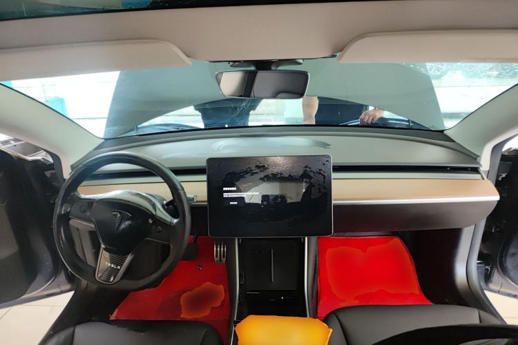 Used Tesla Model 3 2019 Long-Range All-Wheel-Drive Version Center Console