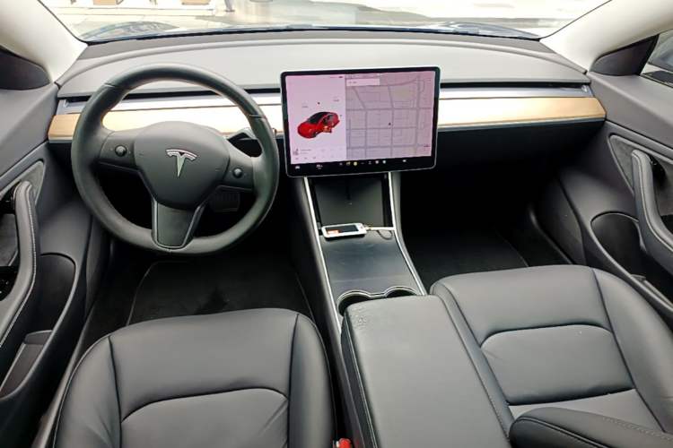Used Tesla Model 3 2019 Long-Range Rear-Wheel-Drive Version Center Console