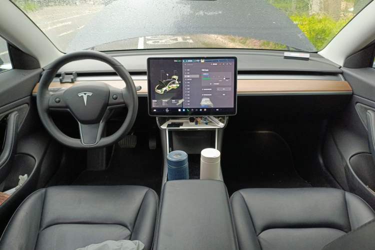Used Tesla Model 3 2019 Long-Range Rear-Wheel-Drive Version Center Console