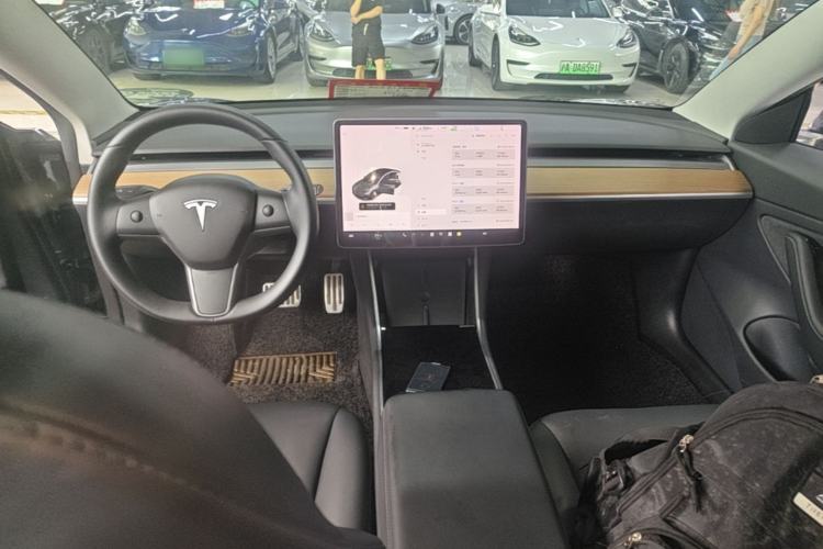 Used Tesla Model 3 2019 Long-Range All-Wheel-Drive Version Center Console