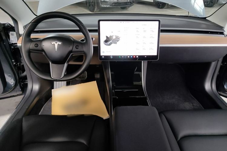 Used Tesla Model 3 2019 Long-Range All-Wheel-Drive Version Center Console