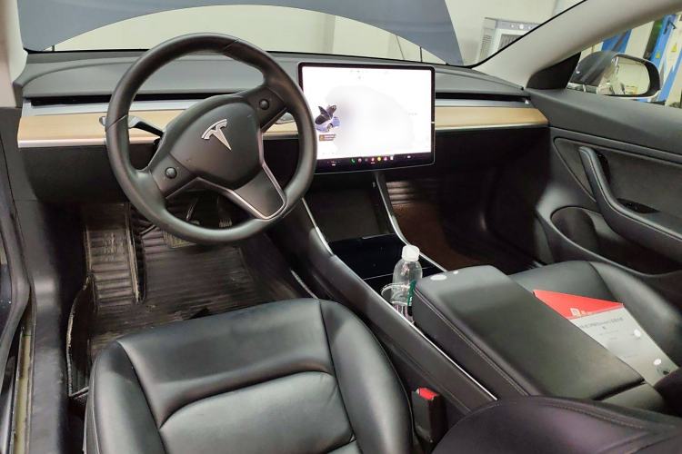 Used Tesla Model 3 2019 Long-Range Rear-Wheel-Drive Version Center Console