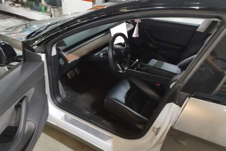 Used Tesla Model 3 2019 Long-Range All-Wheel-Drive Version Driver Seat
