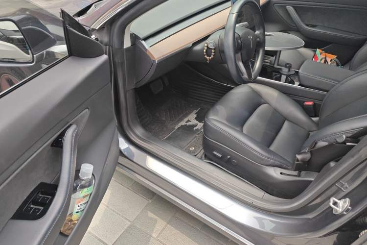 Used Tesla Model 3 2019 Long-Range All-Wheel-Drive Version Driver Seat