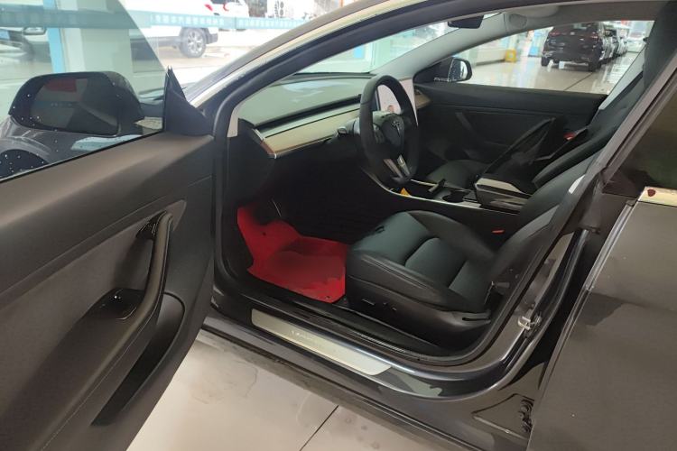Used Tesla Model 3 2019 Long-Range All-Wheel-Drive Version Driver Seat
