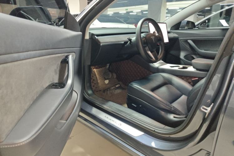 Used Tesla Model 3 2019 Long-Range All-Wheel-Drive Version Driver Seat