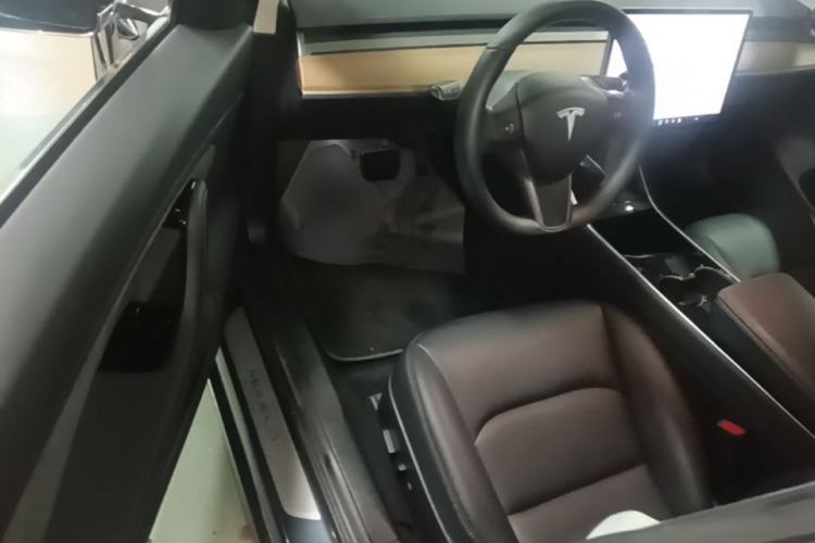 Used Tesla Model 3 2019 Long-Range All-Wheel-Drive Version Driver Seat