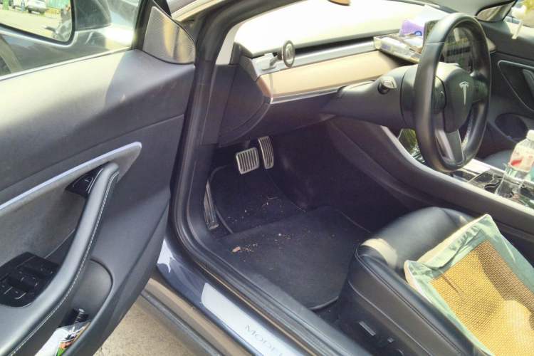 Used Tesla Model 3 2019 Long-Range All-Wheel-Drive Version Driver Seat