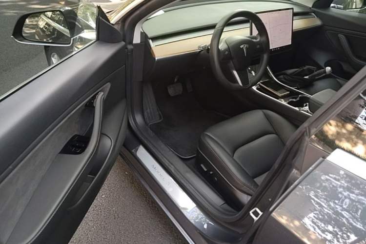 Used Tesla Model 3 2019 Long-Range Rear-Wheel-Drive Version Driver Seat