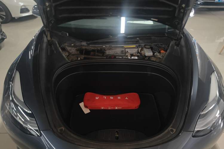 Used Tesla Model 3 2019 Long-Range Rear-Wheel-Drive Version Engine Bay