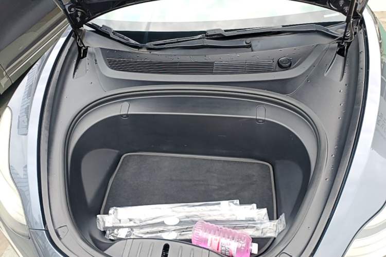 Used Tesla Model 3 2019 Long-Range Rear-Wheel-Drive Version Engine Bay