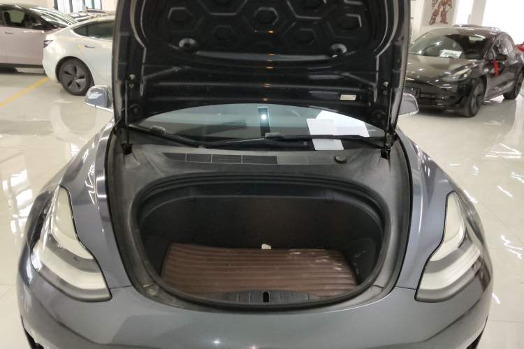 Used Tesla Model 3 2019 Long-Range Rear-Wheel-Drive Version Engine Bay