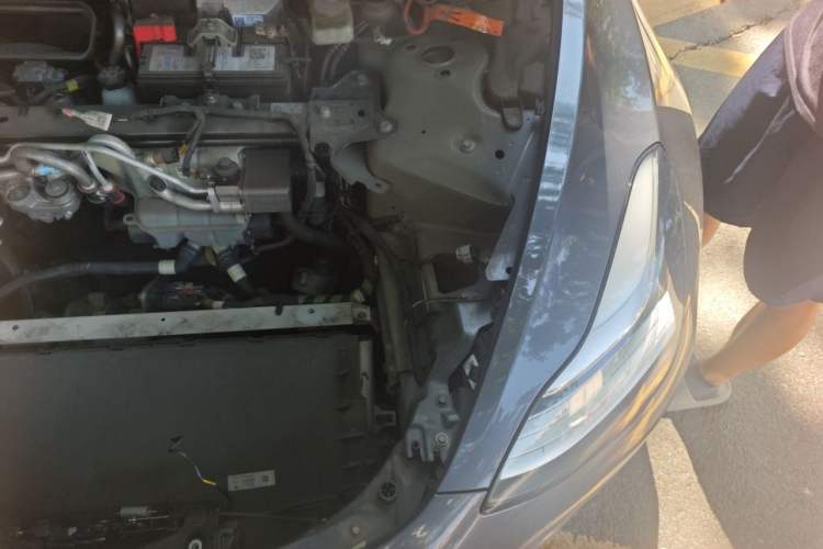 Used Tesla Model 3 2019 Standard Range Rear-Drive Upgraded Version Engine Bay Left