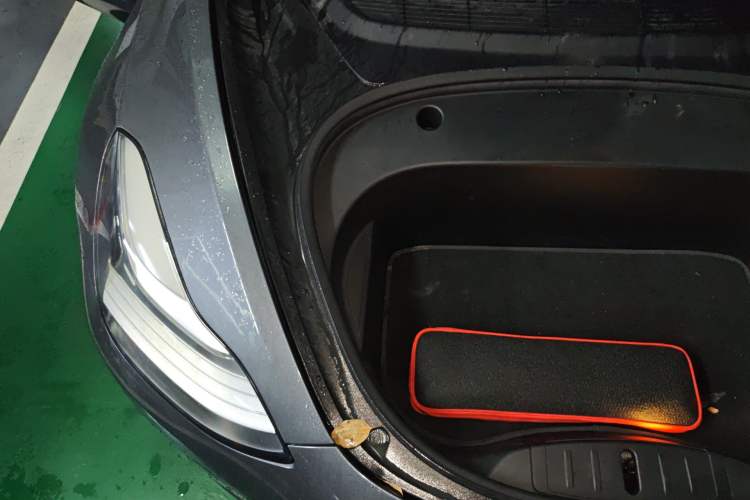 Used Tesla Model 3 2019 Long-Range Rear-Wheel-Drive Version Engine Bay Right