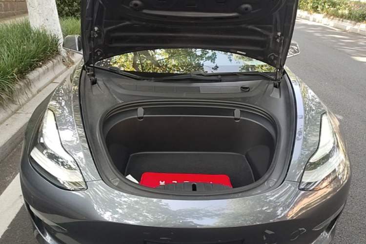 Used Tesla Model 3 2019 Long-Range Rear-Wheel-Drive Version Engine Bay