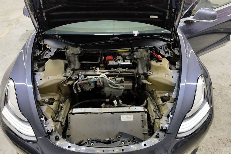 Used Tesla Model 3 2019 Long-Range Rear-Wheel-Drive Version Engine Bay