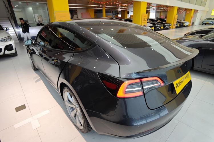 Used Tesla Model 3 2019 Performance High-Performance All-Wheel-Drive Version Exterior 2