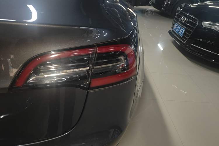 Used Tesla Model 3 2019 Long-Range Rear-Wheel-Drive Version Exterior 3