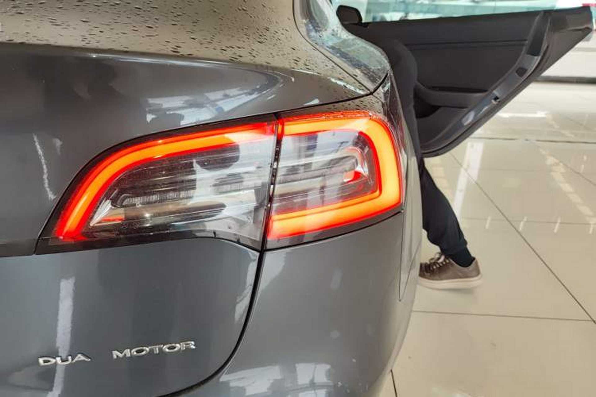 Used Tesla Model 3 2019 Long-Range All-Wheel-Drive Version Exterior 3
