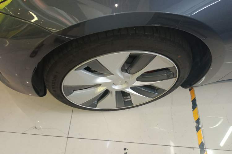 Used Tesla Model 3 2019 Performance High-Performance All-Wheel-Drive Version Exterior 3