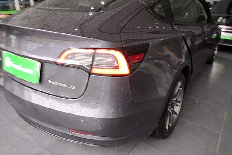 Used Tesla Model 3 2019 Standard Range Rear-Drive Upgraded Version Exterior 3