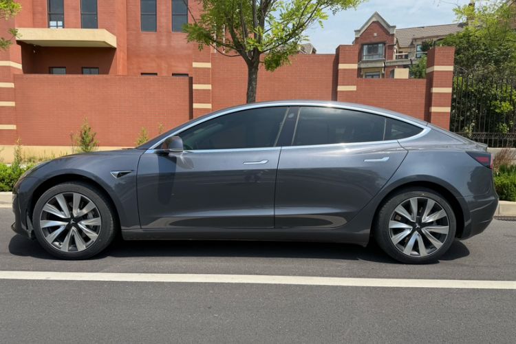 Used Tesla Model 3 2019 Standard Range Rear-Drive Upgraded Version Exterior 3