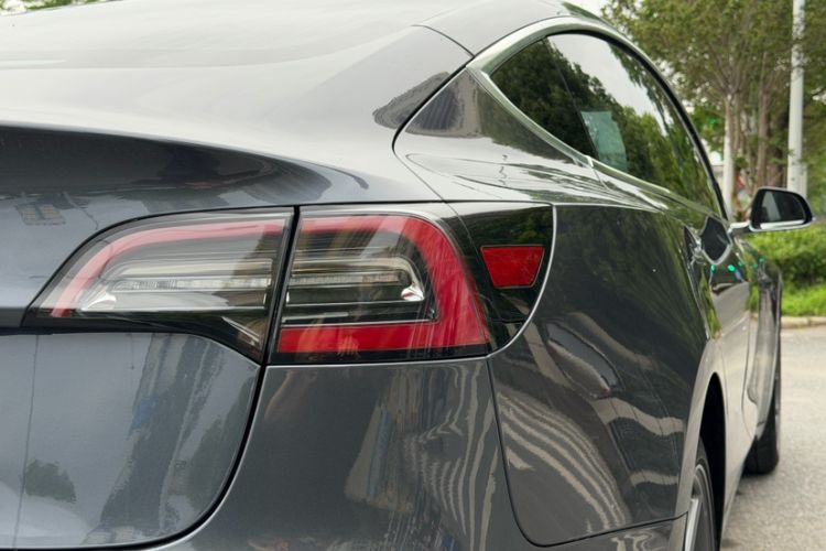Used Tesla Model 3 2019 Long-Range Rear-Wheel-Drive Version Exterior 4