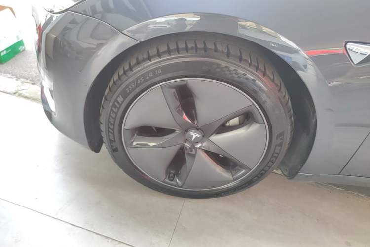 Used Tesla Model 3 2019 Long-Range All-Wheel-Drive Version Exterior 4