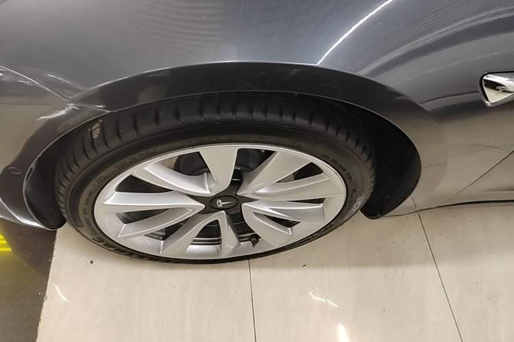 Used Tesla Model 3 2019 Standard Range Rear-Drive Upgraded Version Exterior 4