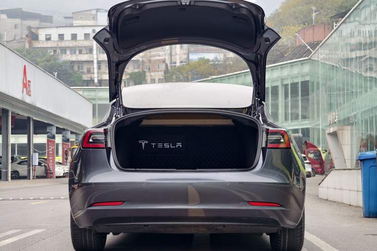 Used Tesla Model 3 2019 Long-Range All-Wheel-Drive Version Exterior 4