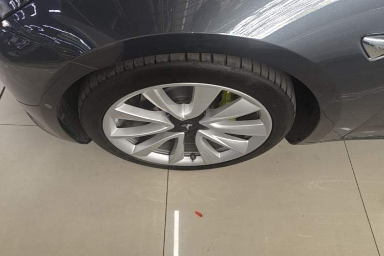 Used Tesla Model 3 2019 Long-Range All-Wheel-Drive Version Exterior 4