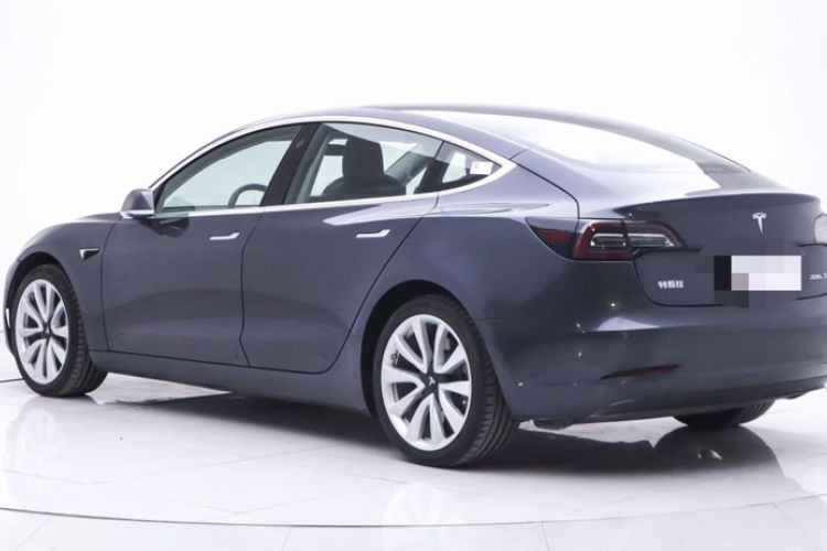 Used Tesla Model 3 2019 Standard Range Rear-Drive Upgraded Version Exterior 4