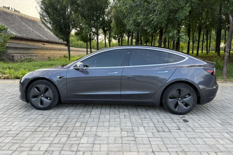 Used Tesla Model 3 2019 Standard Range Rear-Drive Upgraded Version Exterior 4