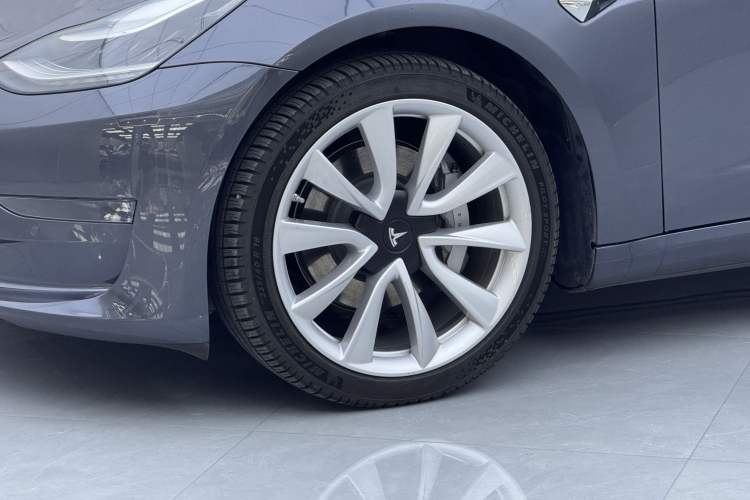 Used Tesla Model 3 2019 Long-Range All-Wheel-Drive Version Exterior 4