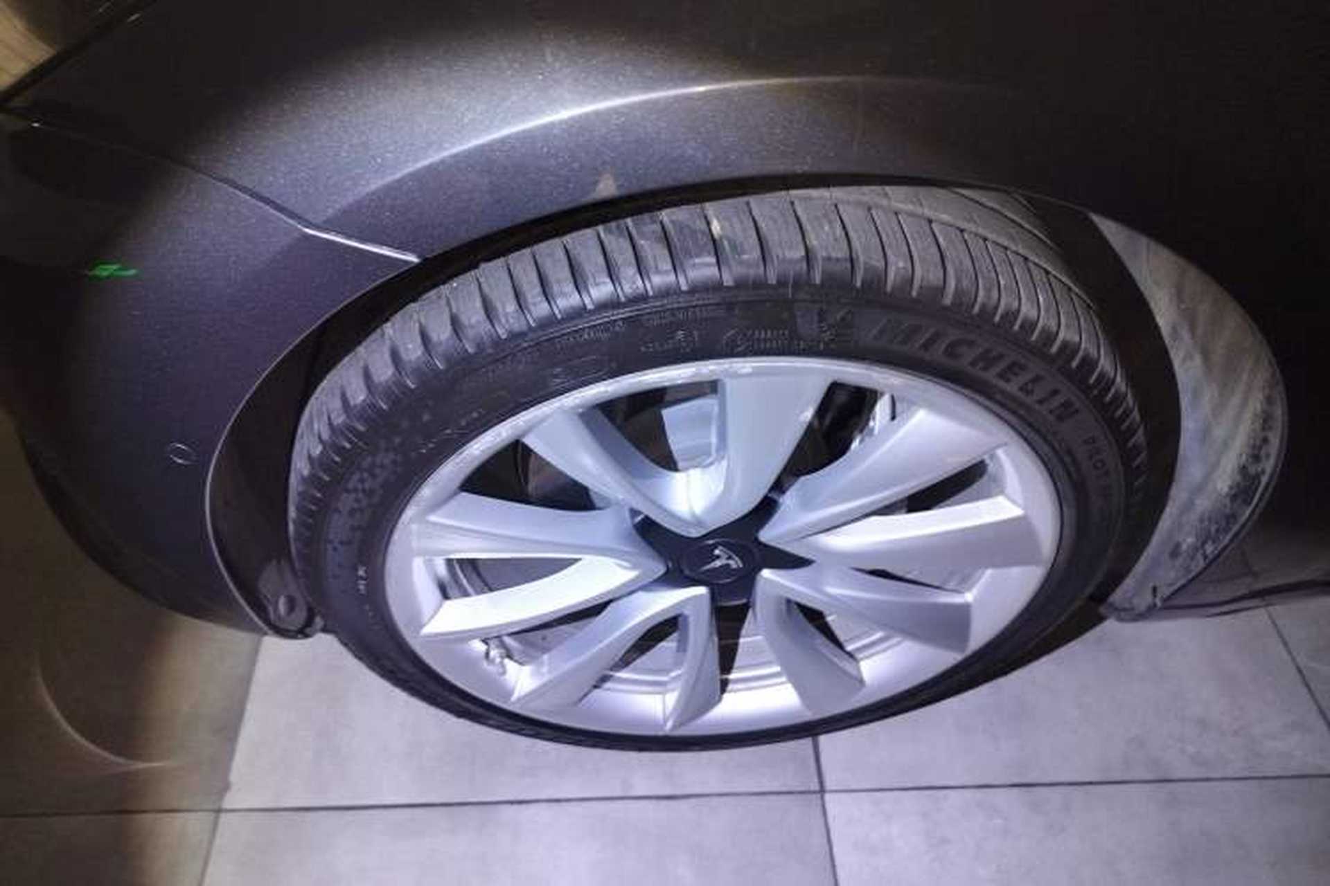 Used Tesla Model 3 2019 Standard Range Rear-Drive Upgraded Version Exterior 4