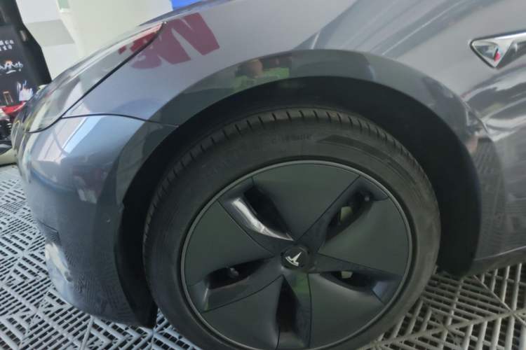 Used Tesla Model 3 2019 Standard Range Rear-Drive Upgraded Version Exterior 4