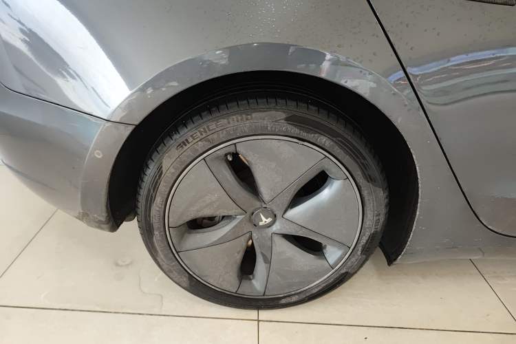 Used Tesla Model 3 2019 Long-Range All-Wheel-Drive Version Exterior 5