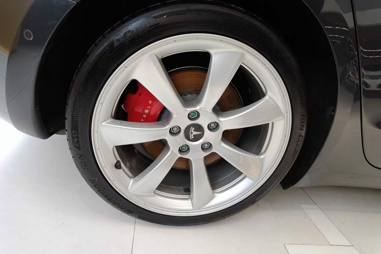 Used Tesla Model 3 2019 Performance High-Performance All-Wheel-Drive Version Exterior 5