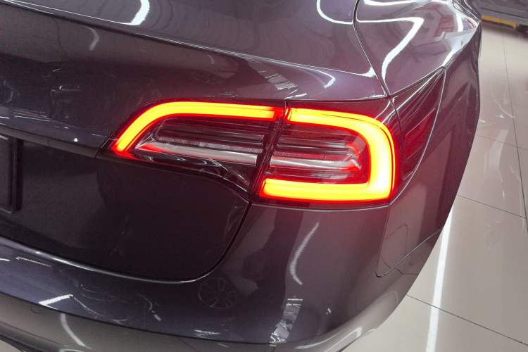Used Tesla Model 3 2019 Standard Range Rear-Wheel Drive Upgraded Version (52 kWh) Exterior 6