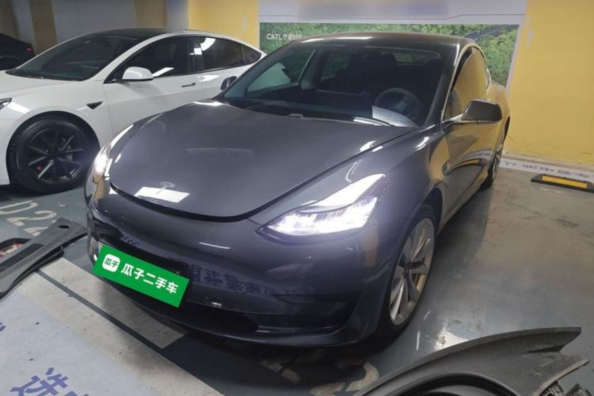 Used Tesla Model 3 2019 Standard Range Rear-Drive Upgraded Version Front Left 45 Deg