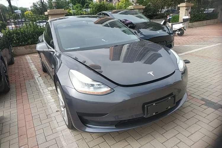 Used Tesla Model 3 2019 Standard Range Rear-Drive Upgraded Version Front Right 45 Deg