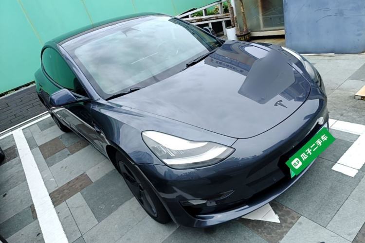 Used Tesla Model 3 2019 Long-Range Rear-Wheel-Drive Version Front Right 45 Deg