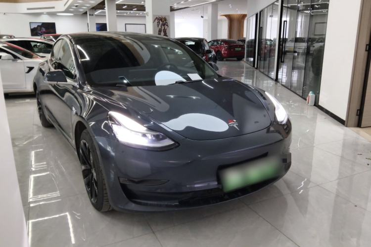 Used Tesla Model 3 2019 Long-Range Rear-Wheel-Drive Version Front Right 45 Deg